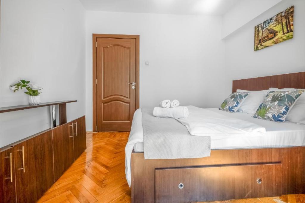 Traditional Romanian Apartments Bukareszt Zewnętrze zdjęcie